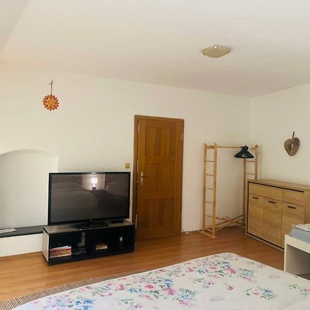 Apartmán U Slunečnice Husinetz Exterior foto